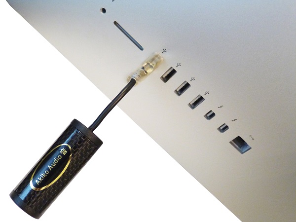 Akiko-Audio-USB-Tuning-Stick-In-Use-Audiocadabra